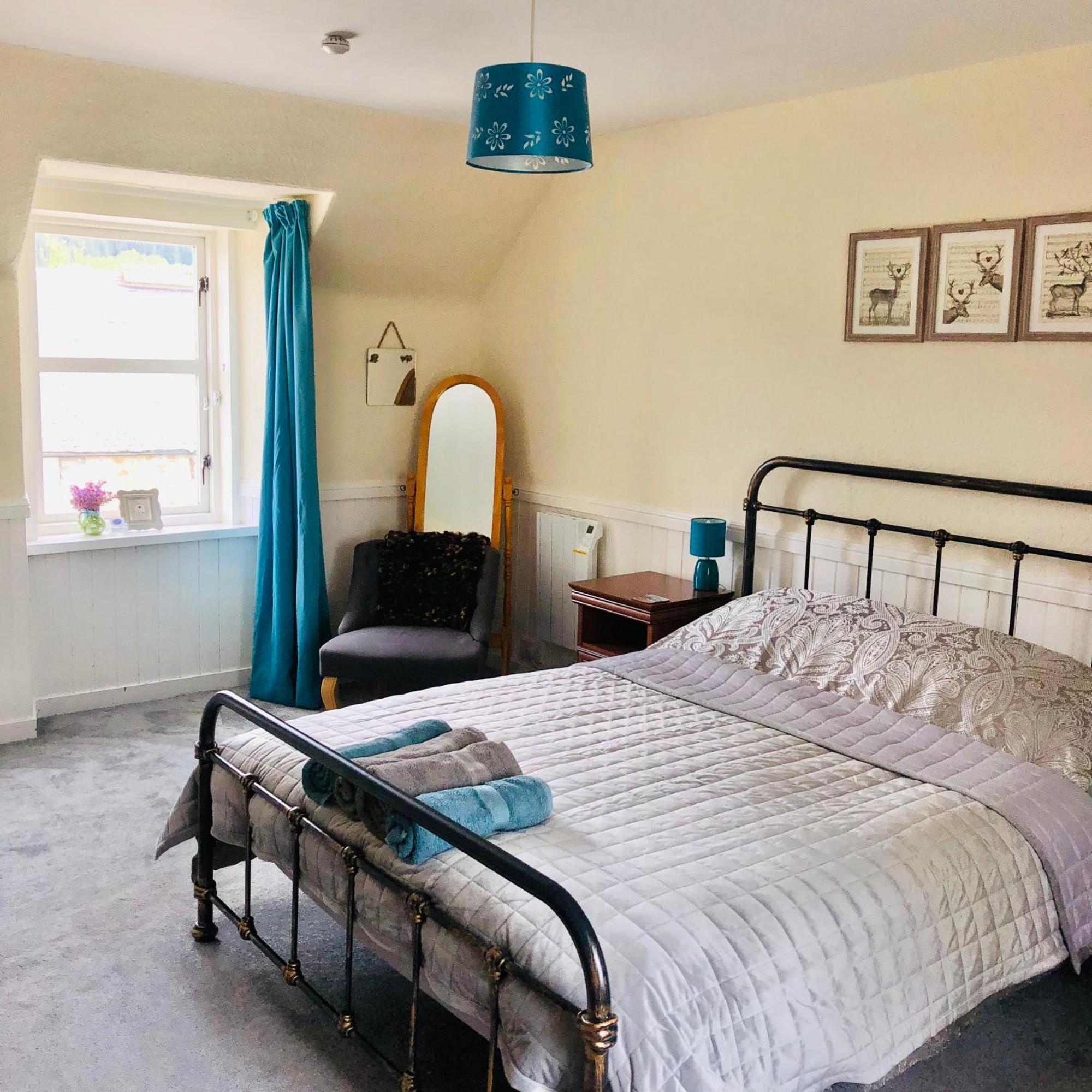 Lettoch Farm Bed & Breakfast ดัฟฟ์ทาวน์ ภายนอก รูปภาพ